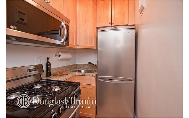 Sold by Douglas Elliman | media 8