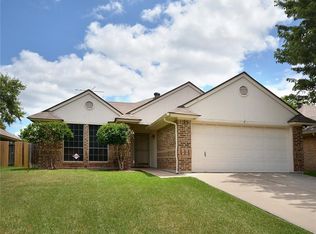212 N Flaxseed Ln, Fort Worth, TX 76108