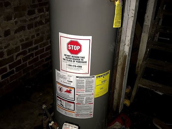 3rd image of 2411 Elm St