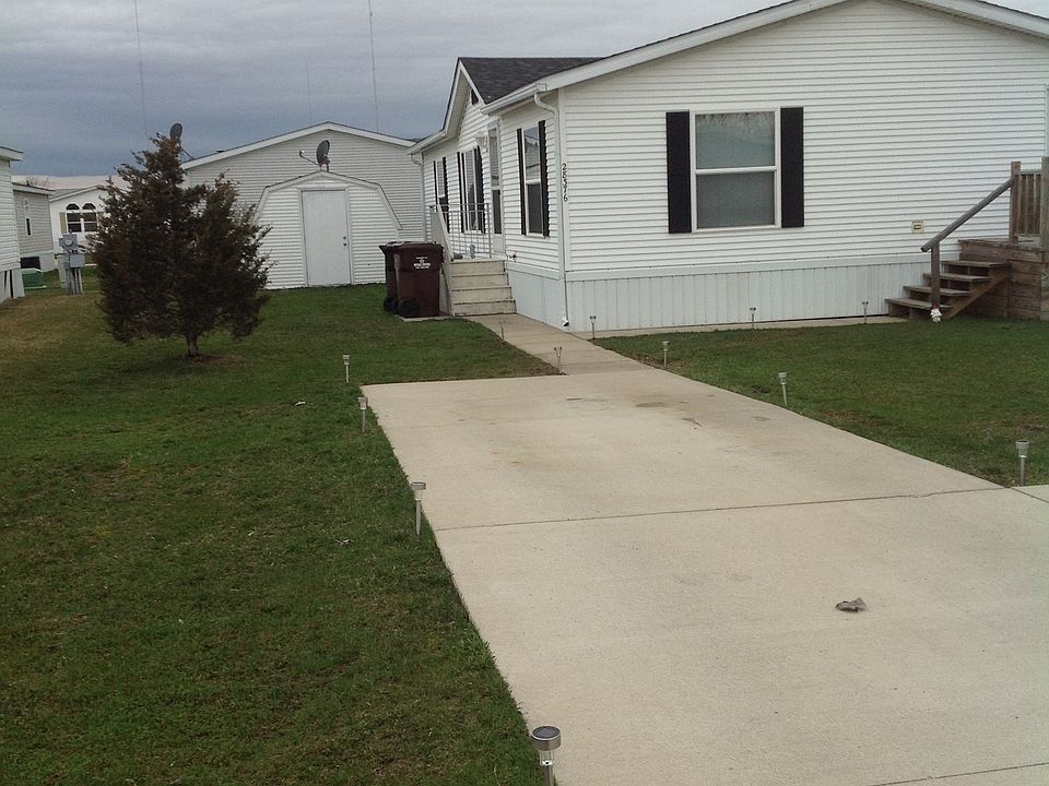 1st image of 28376 Oakwood Ave