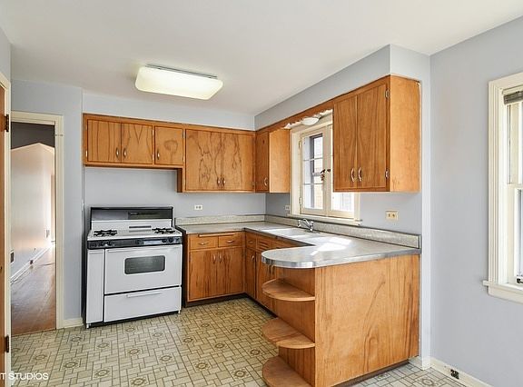 5th image of 5727 N Northcott Ave