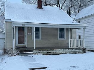 708 E Locust St, Watseka, IL 60970