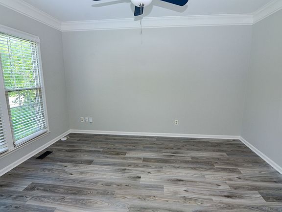 5th image of 511 Prince Of Wales Ct