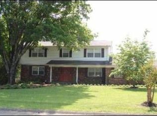 909 Venice Rd, Knoxville, TN 37923