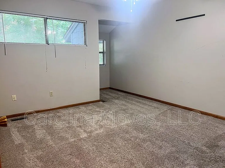 214 Brookside Dr — Photo 17