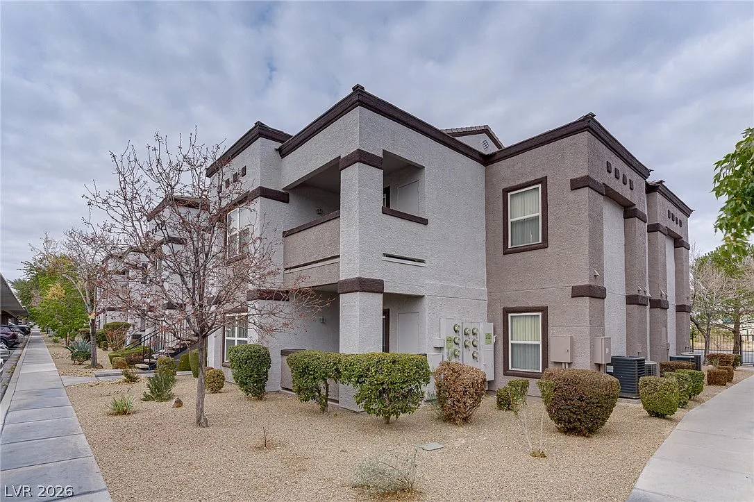 2 bed, 2.0 bath, 1046 sqft, $2,145 — Photo 3
