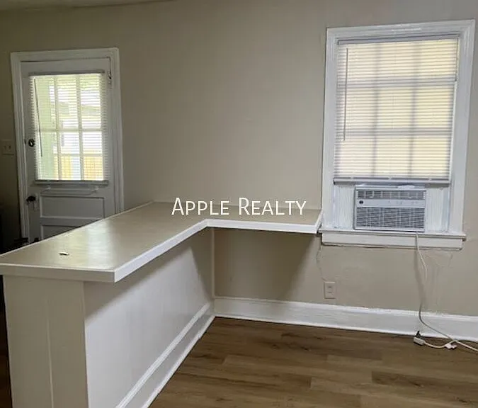102 W Maynard Ave #A — Photo 4