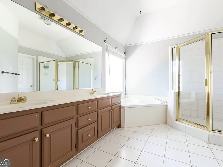1748 Christiana Dr — Photo 20