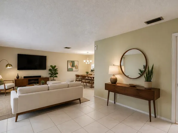 5780 FERNLEY Drive W #144, West Palm Beach, FL 33415