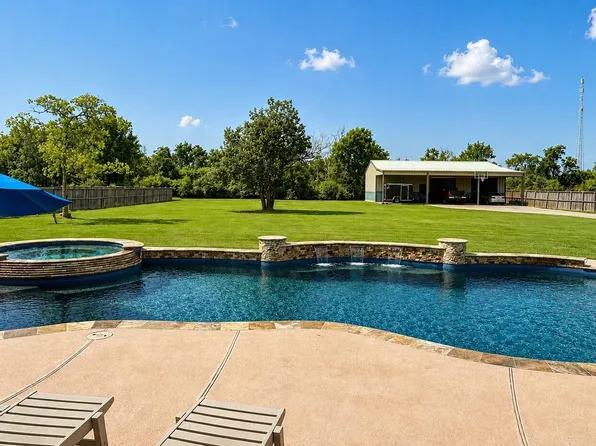 5118 Landon Ln, Cove, TX 77523