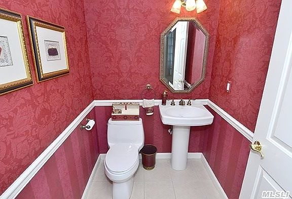 2nd image of 700 Balfour Pl