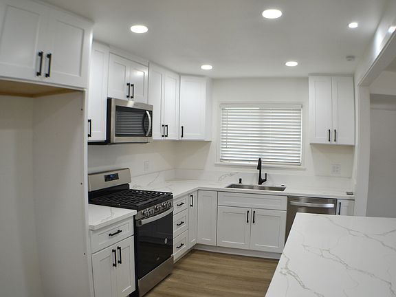 3rd image of 6941 San Pedro Cir