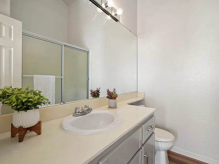 221 Donax Ave #11 — Photo 20