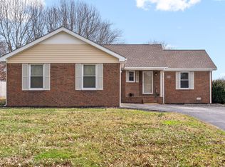 1111 Pin Oak Dr, Hopkinsville, KY 42240