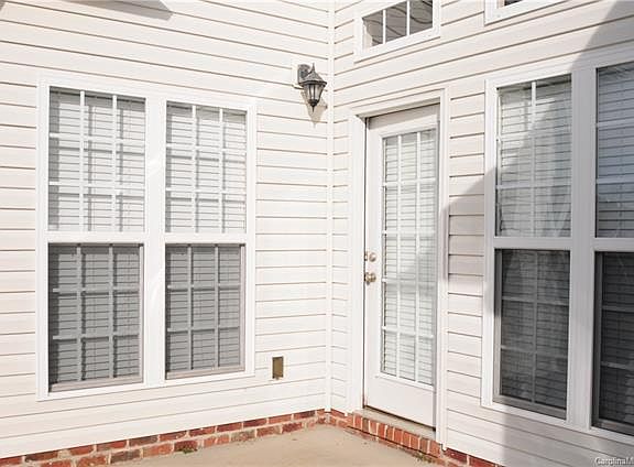 5th image of 7614 Woodcrest Dr