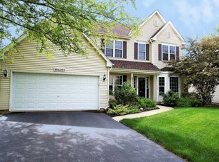 39W235 E Burnham Ln, Geneva, IL 60134
