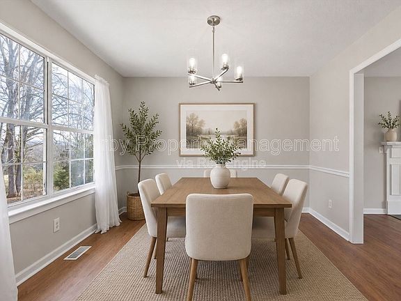 3rd image of 7701 Diamondhead Dr