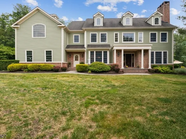 5 Chesterfield Dr, Chester Twp., NJ 07930