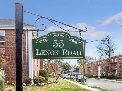 55 Lenox Rd APT 1P, Rockville Centre, NY, 11570