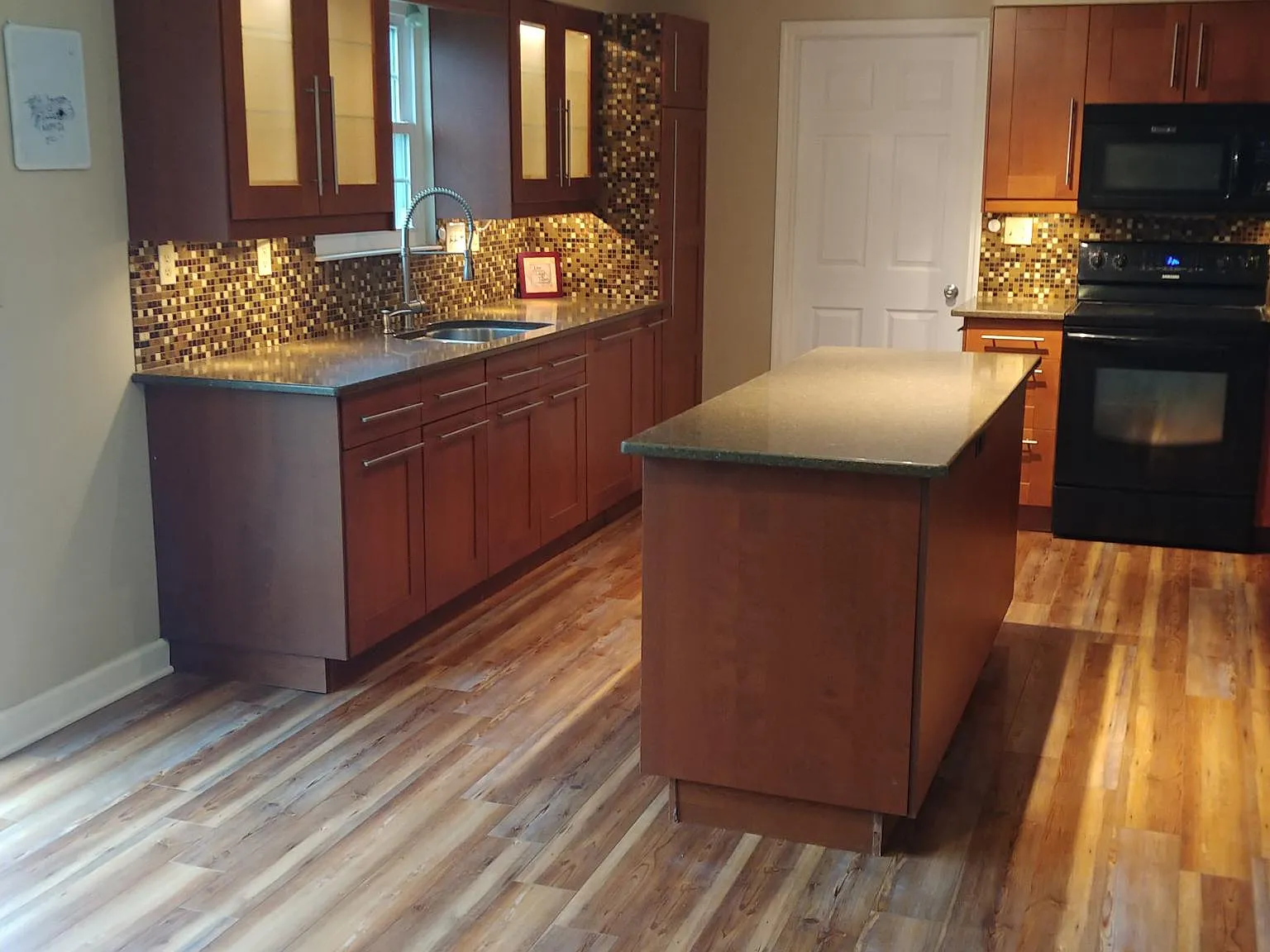 4 bed, 2220 sqft, $2,850 — Photo 2