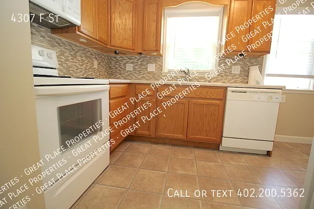 4307 F St — Photo 9