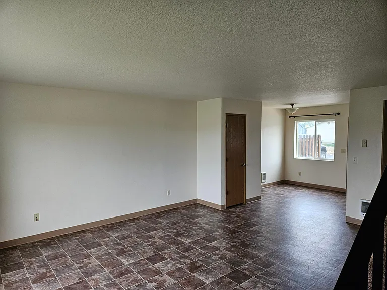 202 SE 3rd St #3 — Photo 19