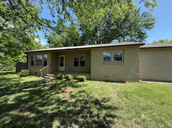 707 S Parrott Dr, Huntsville, AR 72740