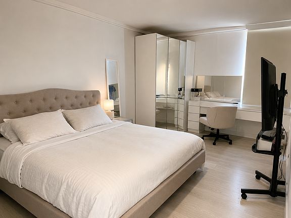4th image of 520 Brickell Key Dr APT A1205