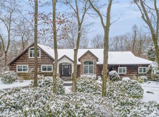 24 Cottontail Rd, Melville, NY 11747