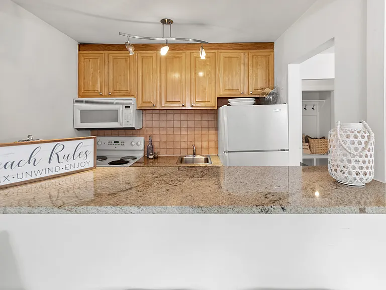 26 Layton Ave #27 — Photo 11