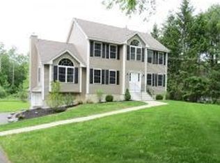 405 Mammoth Rd, Pelham, NH 03076