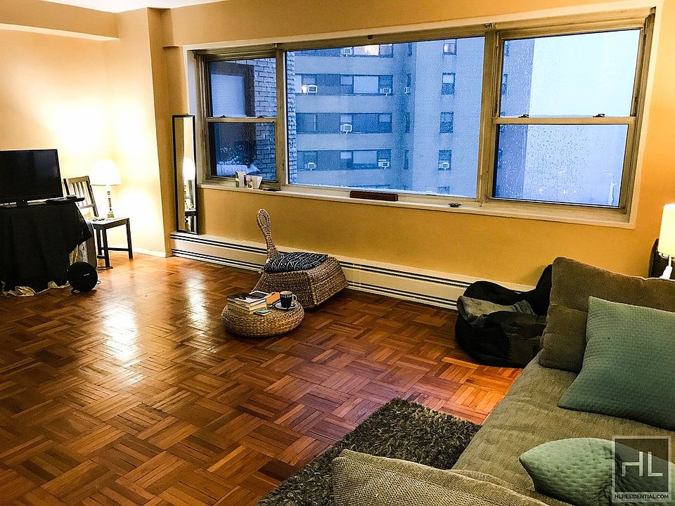 1st image of 4 Fordham Hill Oval APT 9H