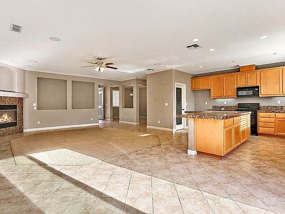 3rd image of 9454 Priscilla Ln