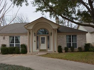 348 Stewart St, Meadowlakes, TX 78654