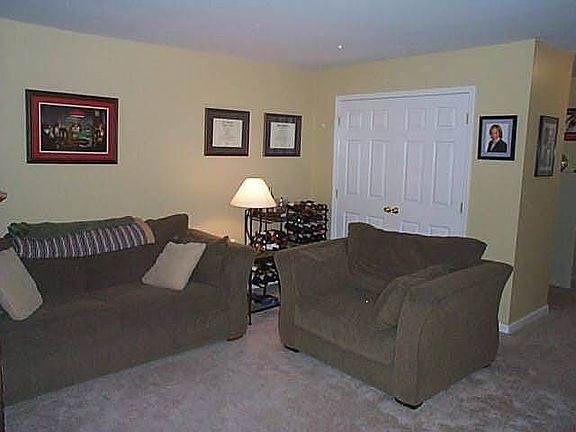 5th image of 215 Swathmore Dr