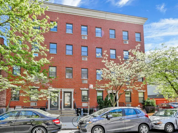 36 Russell Street image 2 of 14