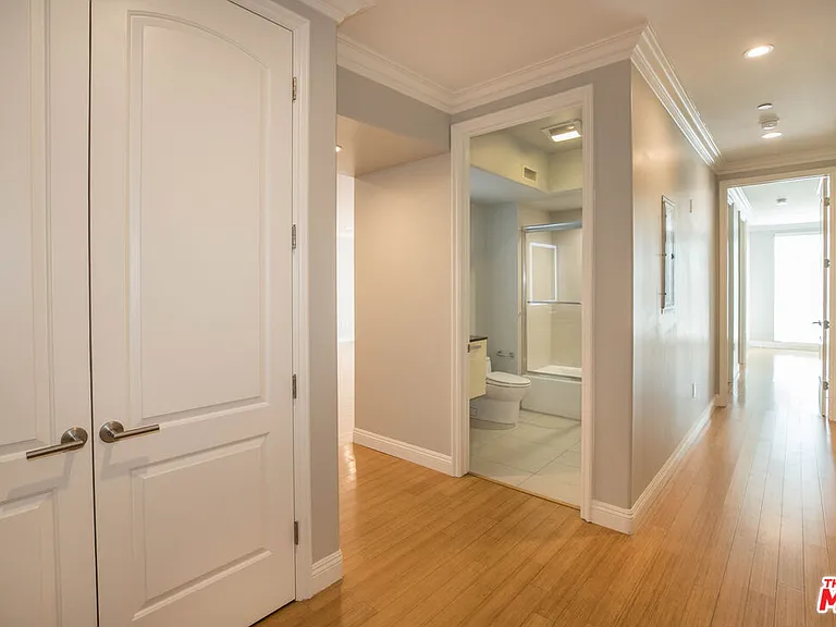 1283 Havenhurst Dr #204 — Photo 4