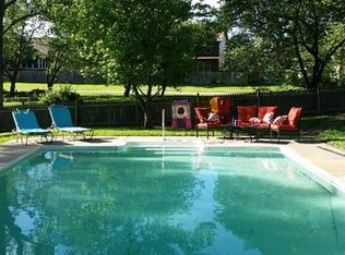 212 Tuscarora Ln, Lake Winnebago, MO 64034