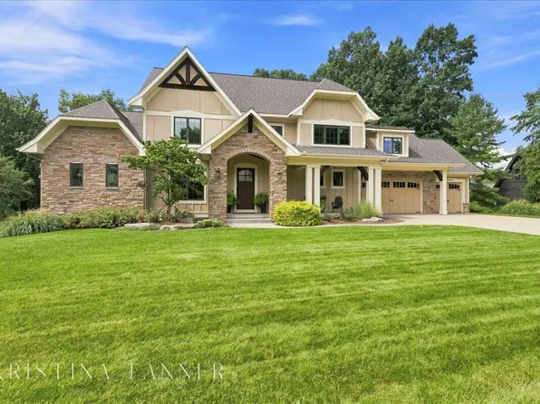5782 Manchester Hills Dr SE, Grand Rapids, MI 49546