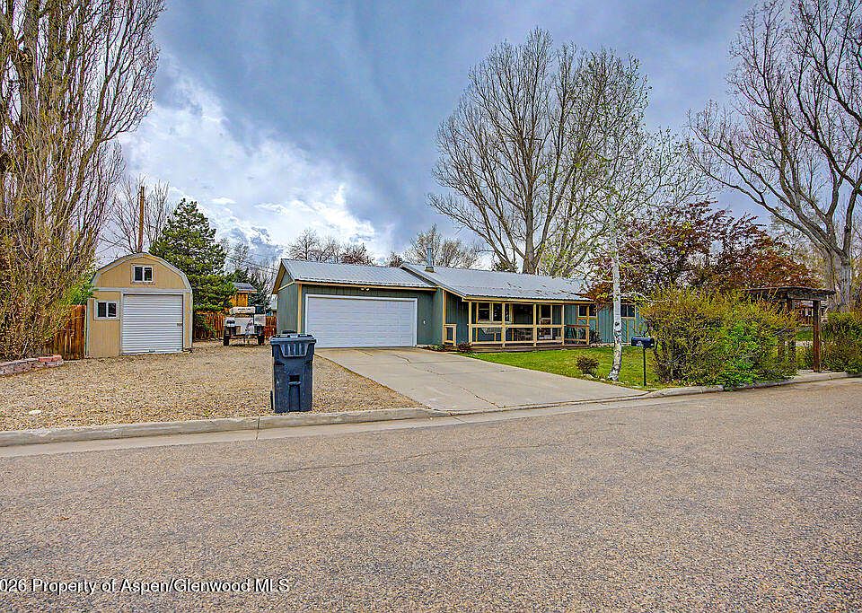 1st image of 388 Cedar Cir