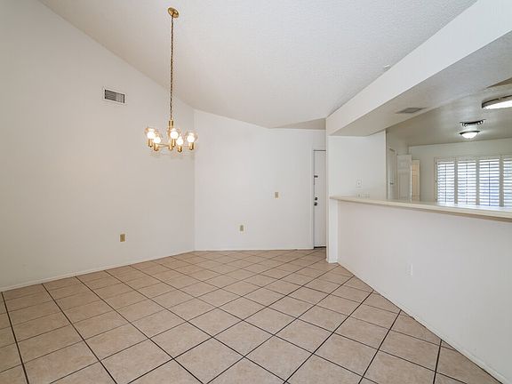 5th image of 4837 E Grandview St