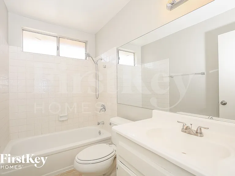 3775 Duneville St — Photo 10