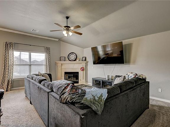 4th image of 612 N Meadow Land Dr