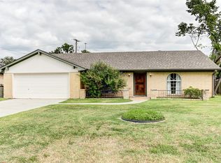 3503 Old Oaks Dr, Bryan, TX 77802