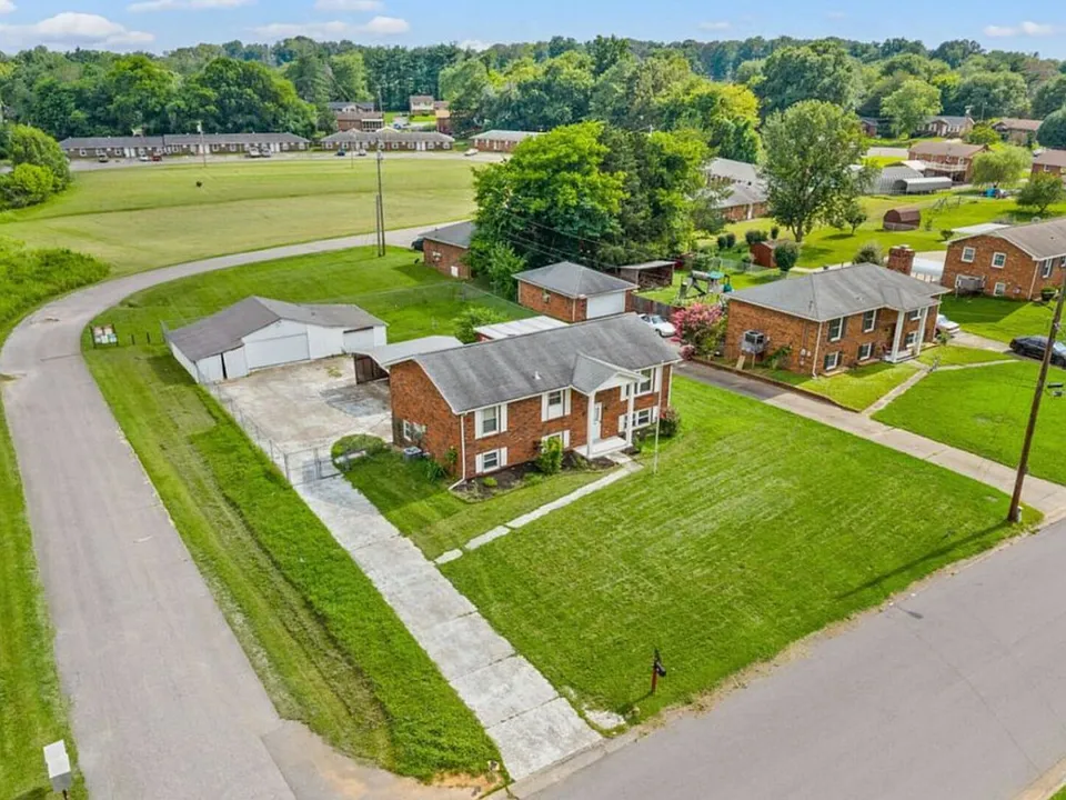Bancroft Dr