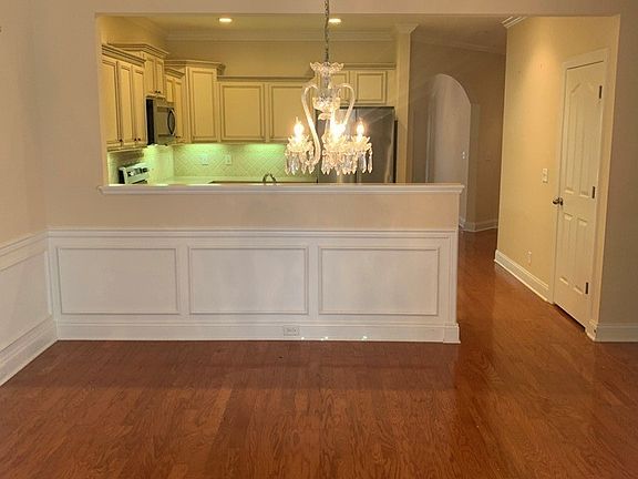 5th image of 3030 Michalean Dr