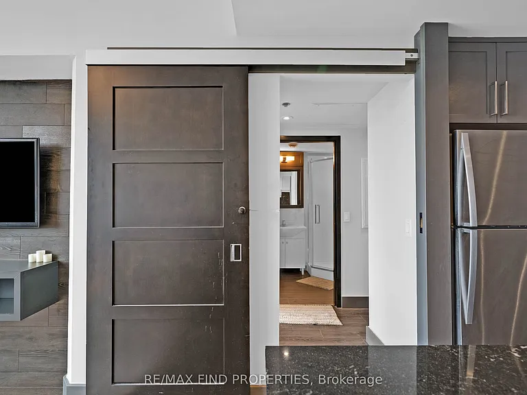 330 Phillip St #2709 — Photo 16