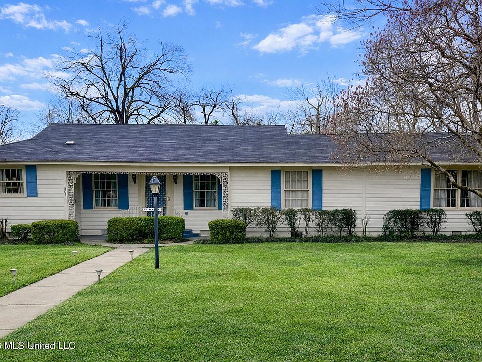 1st image of 301 W Harding Ave