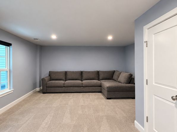 58 Peacock Cir