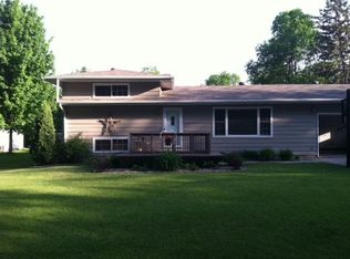 511 12th St NW, Jamestown, ND 58401